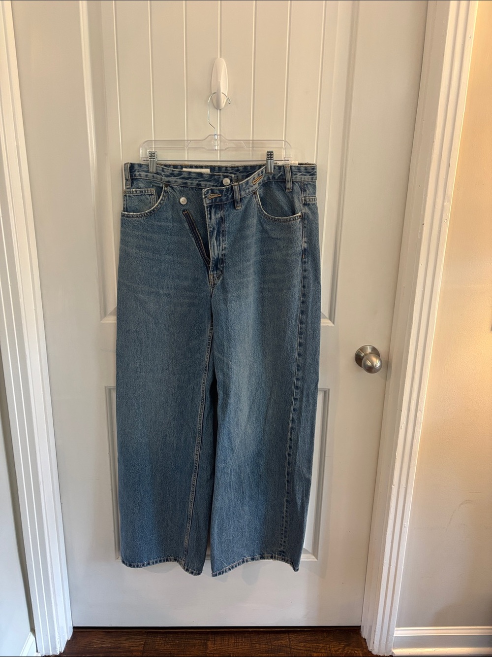 Zara Wide-Leg Jeans in Light Blue Wash